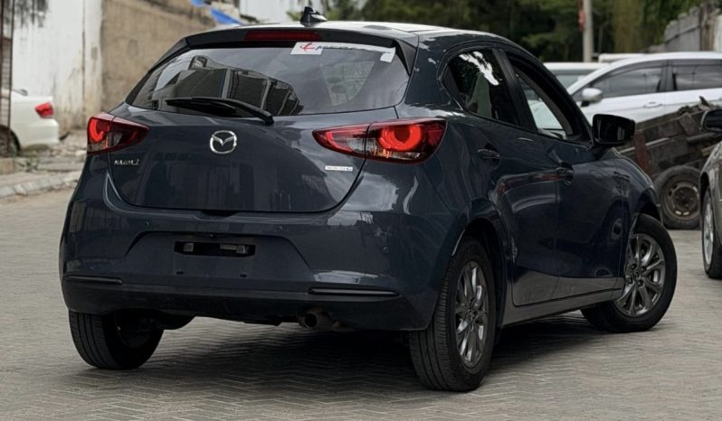 
								Mazda 2 full									