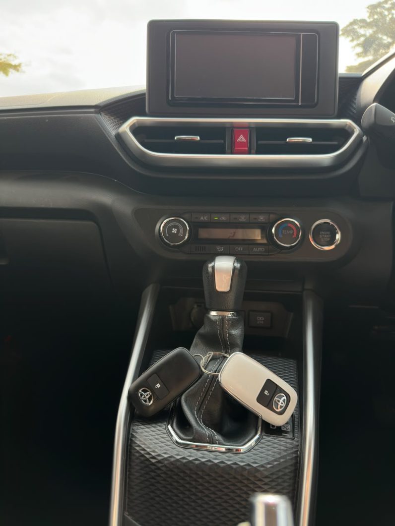 
								Toyota Raize full									