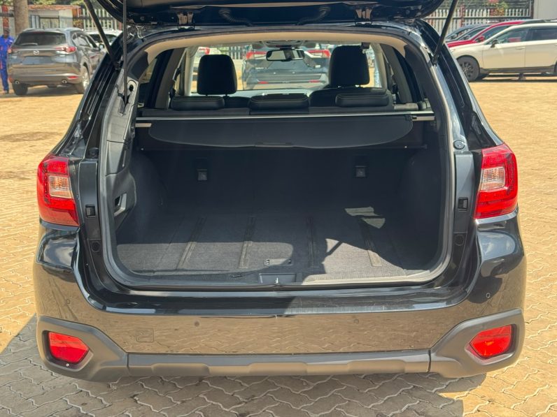 
								Subaru Outback full									