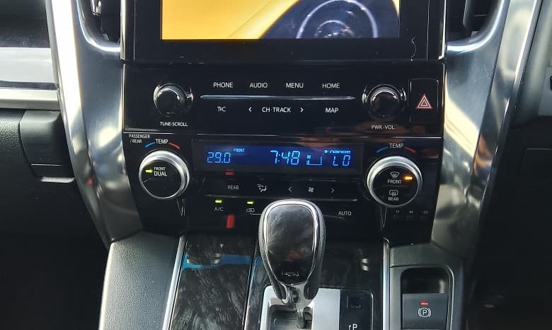 
								Toyota Alphard full									