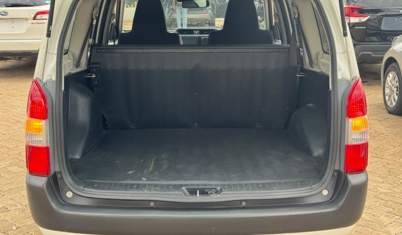 
								Toyota Succeed full									
