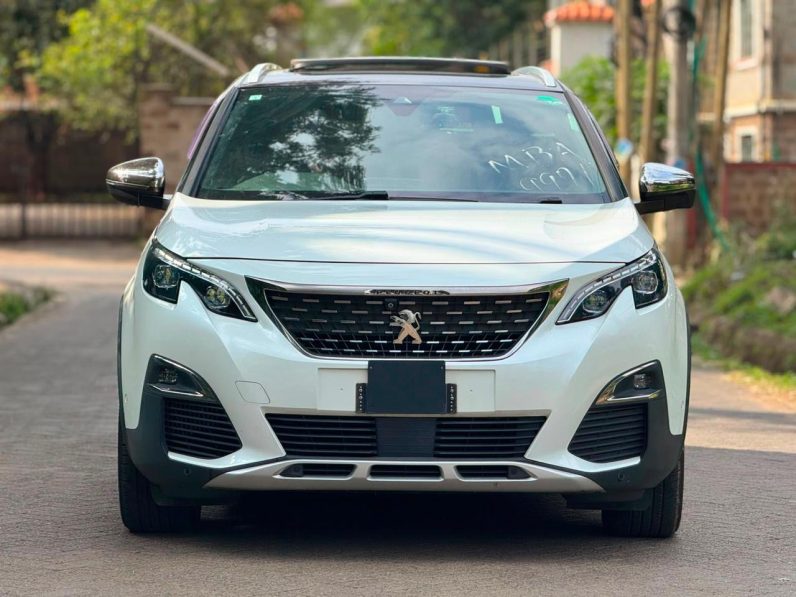 
								Peugeot 5008 GT full									