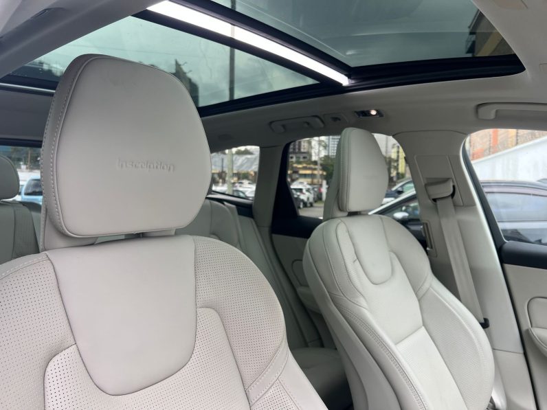 
								Volvo XC60 T8 full									
