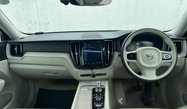 
								Volvo XC60 T8 full									
