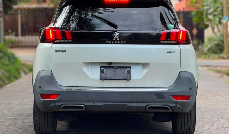 
								Peugeot 5008 GT full									