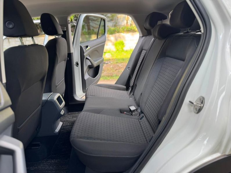 
								Volkswagen T-Cross full									