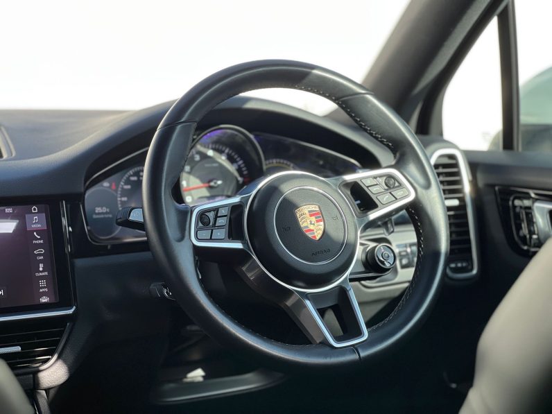 
								Porsche Cayenne full									