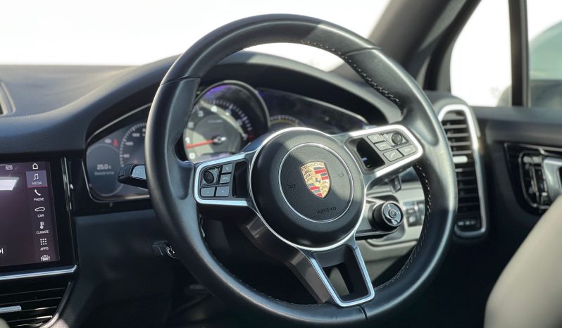 
								Porsche Cayenne full									