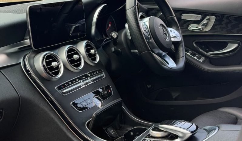 
								Mercedes Benz C200 full									