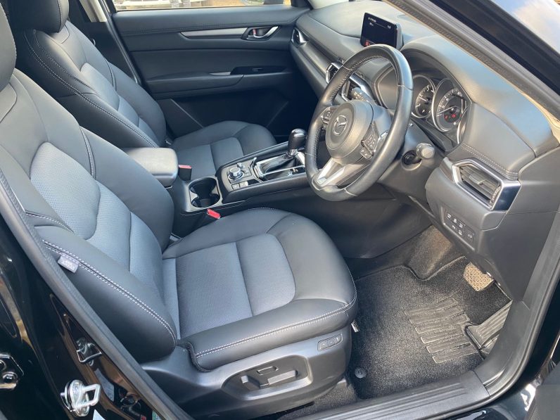 
								Mazda CX-5 full									
