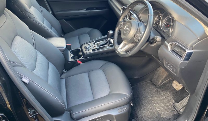 
								Mazda CX-5 full									