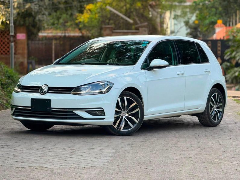 
								Volkswagen Golf full									