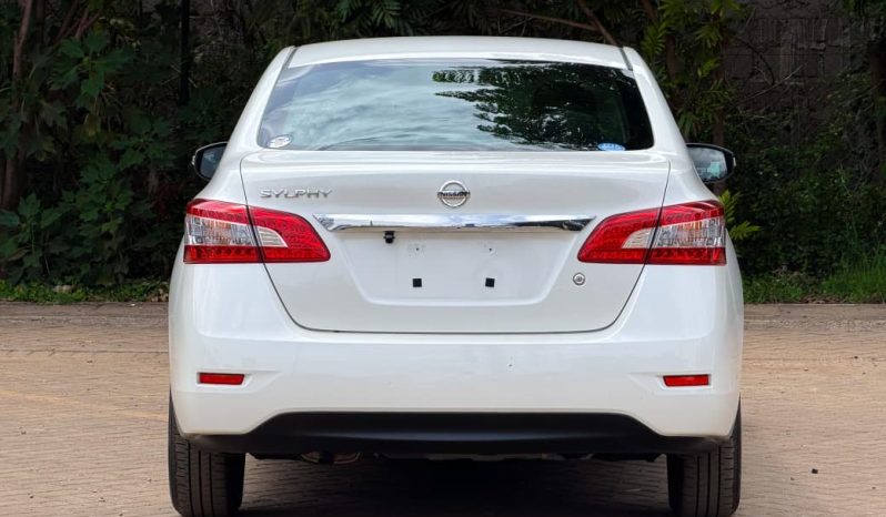 
								Nissan Silphy full									