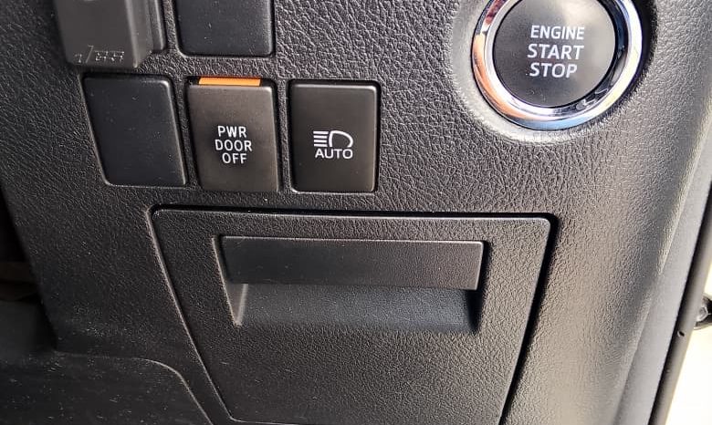 
								Toyota Alphard full									