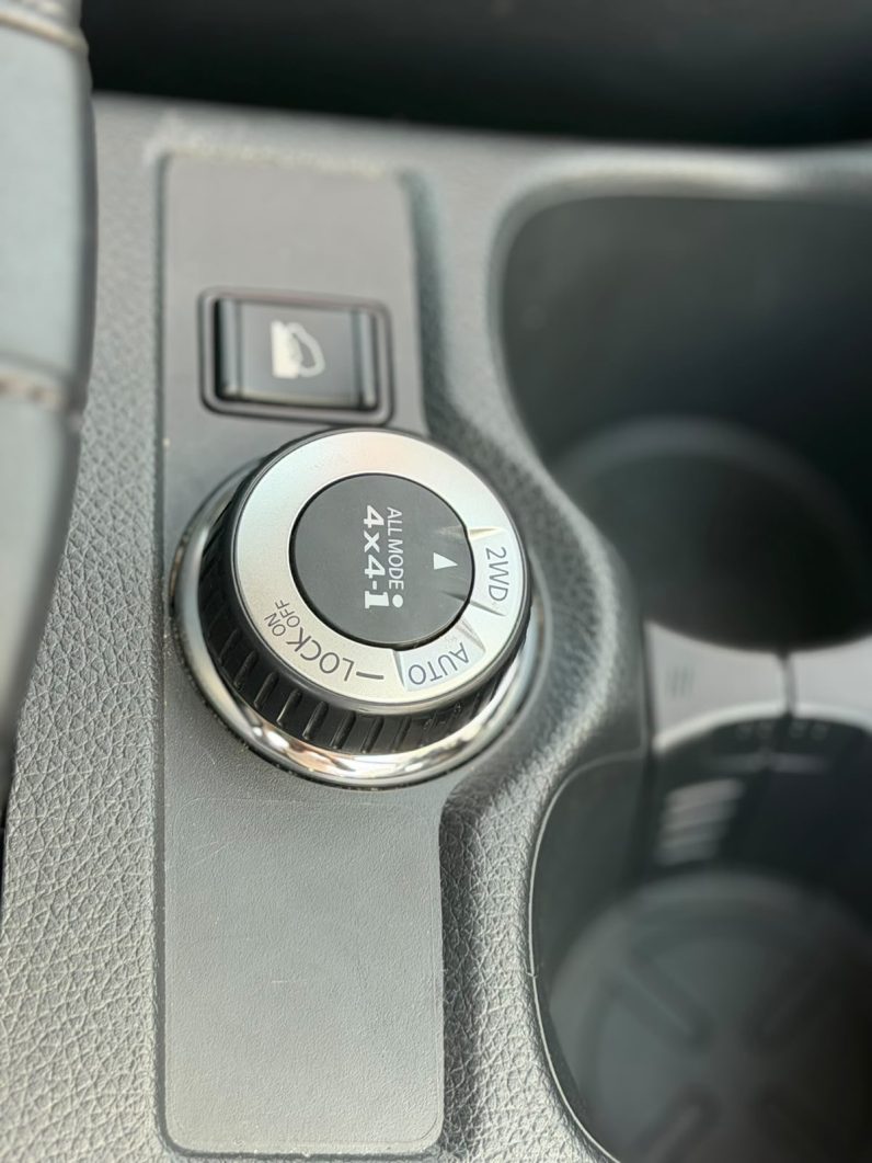 
								Nissan Xtrail full									