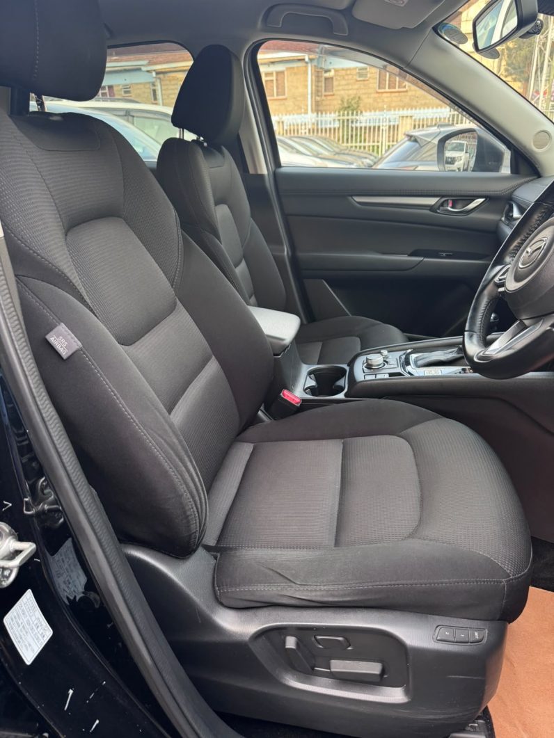 
								Mazda CX-5 full									