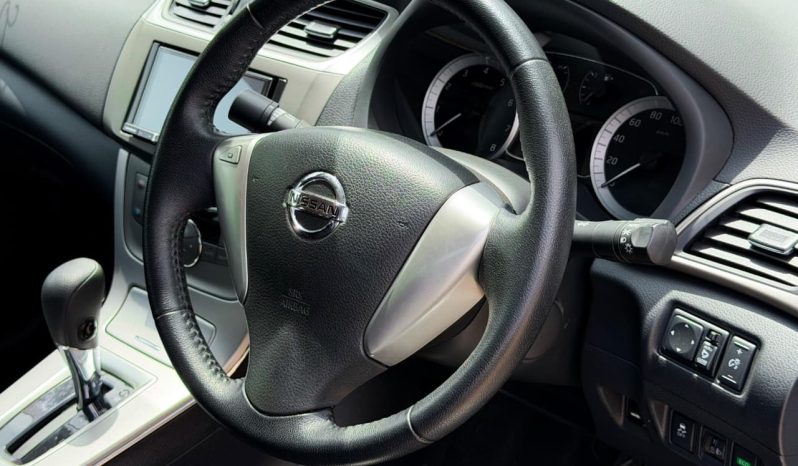 
								Nissan Silphy full									