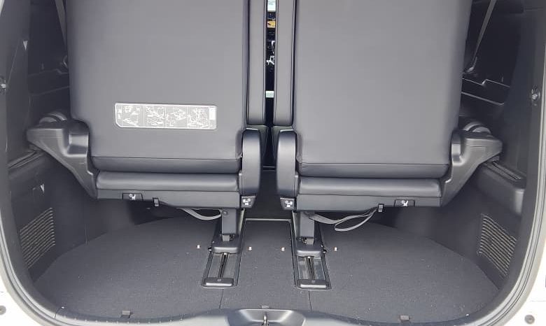 
								Toyota Alphard full									