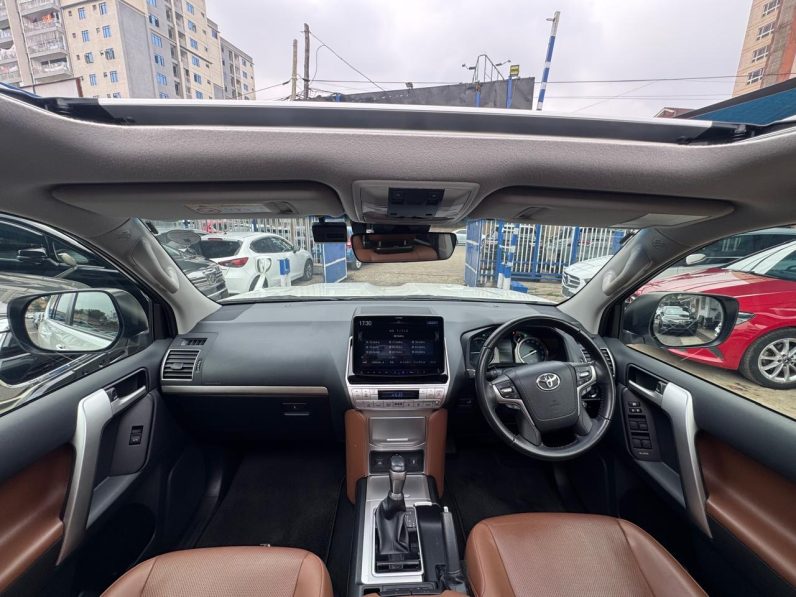 
								Toyota Land Cruiser Prado TXL full									