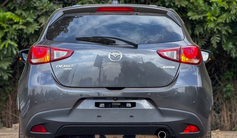 
								Mazda Demio full									