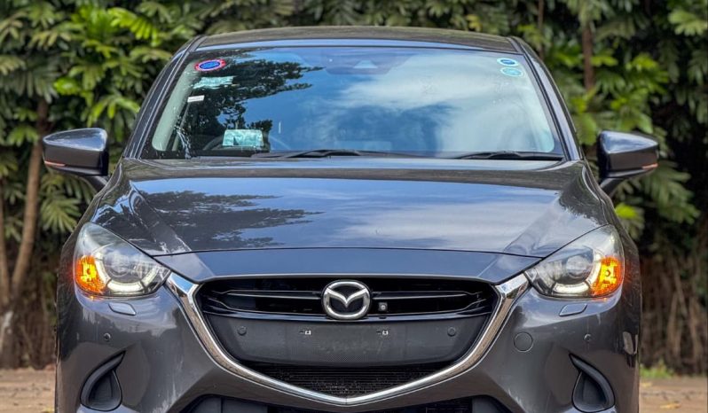 
								Mazda Demio full									