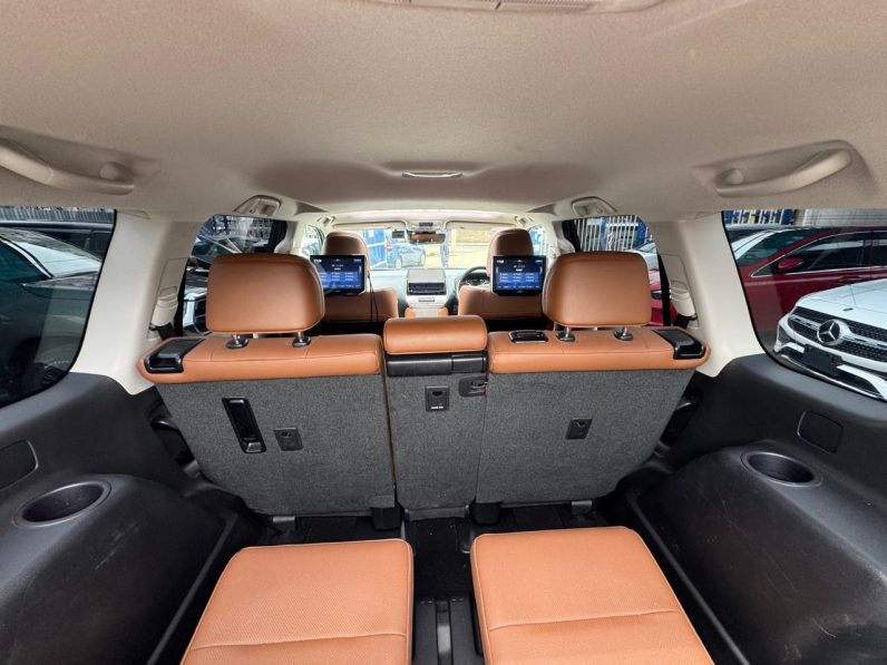 
								Toyota Land Cruiser Prado TXL full									