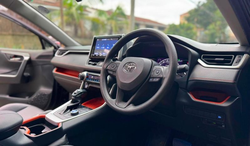 
								Toyota RAV4 full									