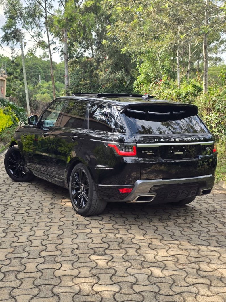 
								Range Rover Sport HSE full									