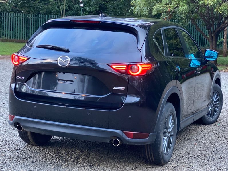 
								Mazda CX-5 full									