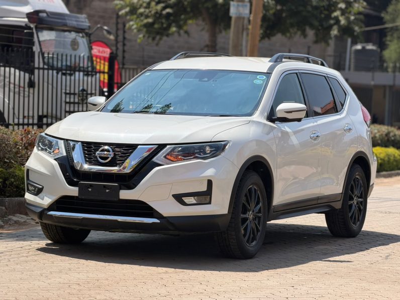 
								Nissan Xtrail full									