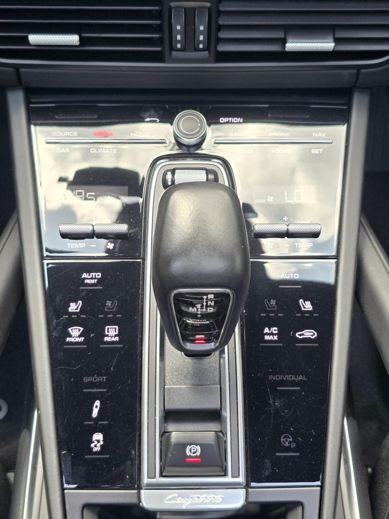 
								Porsche Cayenne Turbo full									