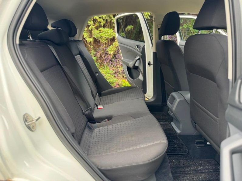 
								Volkswagen T-Cross full									