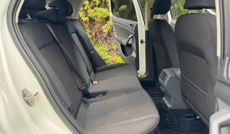 
								Volkswagen T-Cross full									