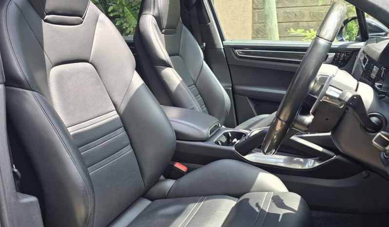 
								Porsche Cayenne Turbo full									