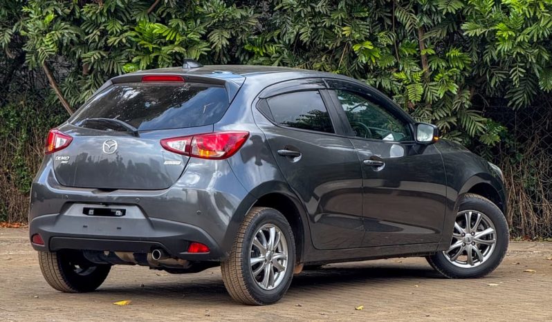 
								Mazda Demio full									