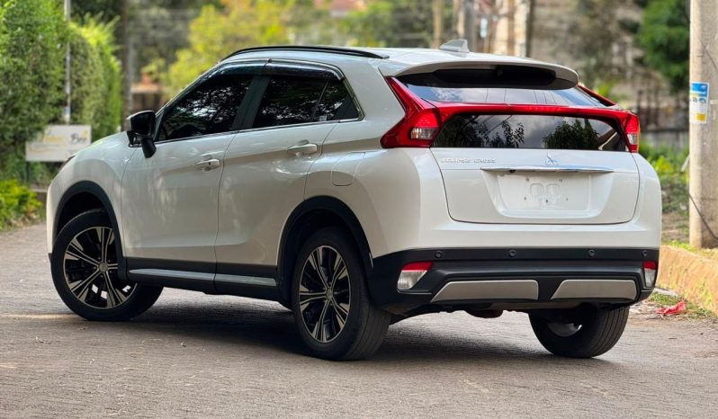 
								Mitsubishi Eclipse Cross full									