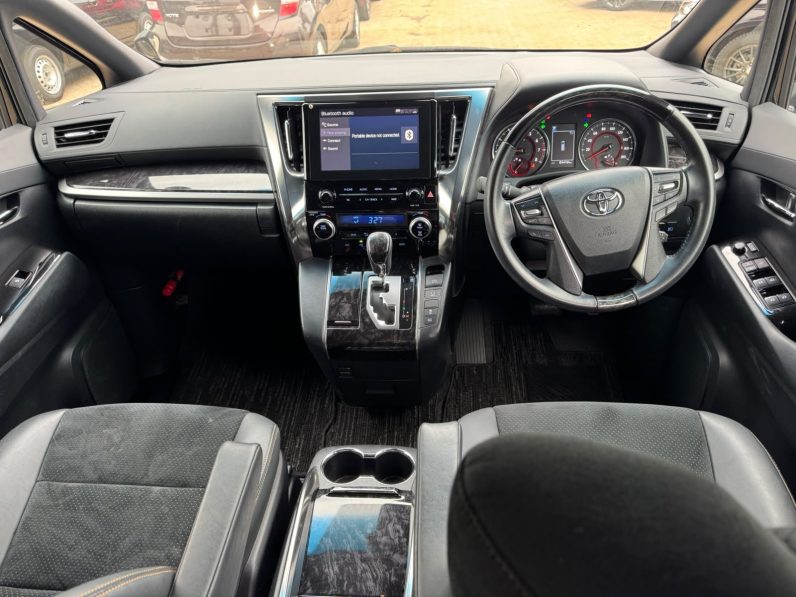 
								Toyota Alphard full									