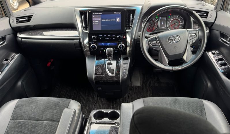 
								Toyota Alphard full									