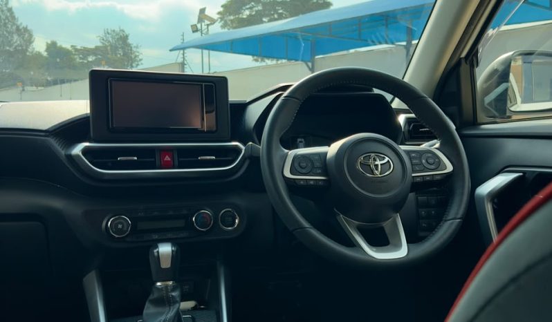 
								Toyota Raize full									