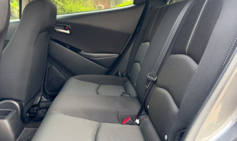 
								Mazda Demio full									