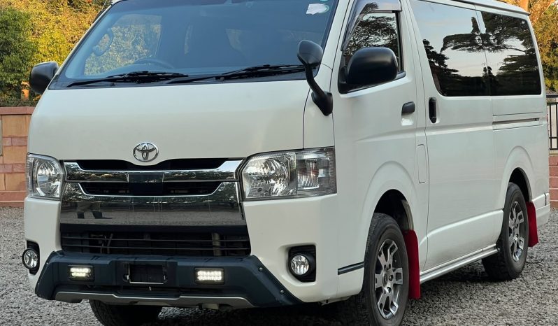 
								Toyota Hiace GL full									