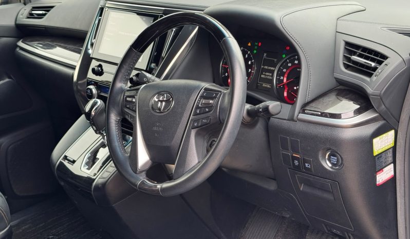 
								Toyota Alphard full									