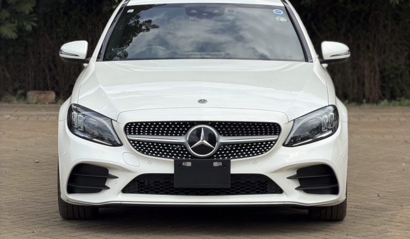 
								Mercedes Benz C200 full									