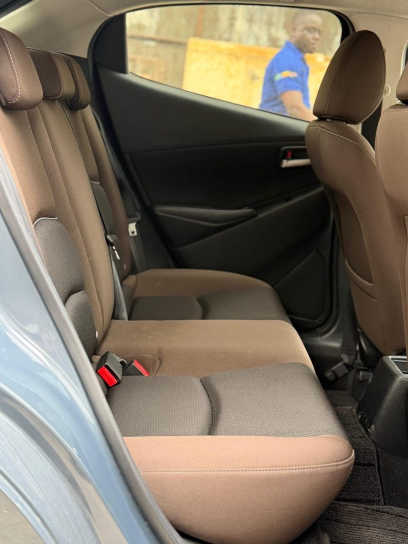 
								Mazda 2 full									