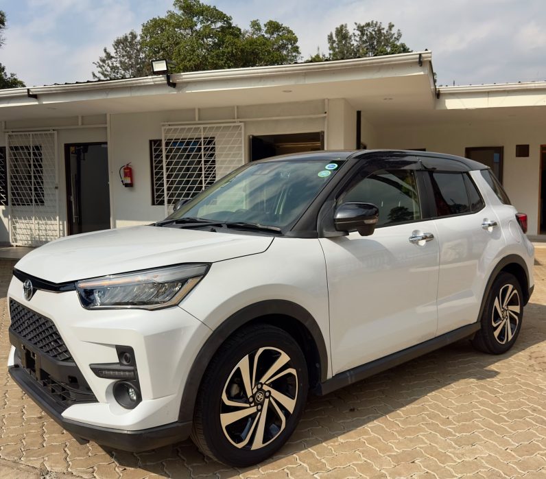 
								Toyota Raize full									