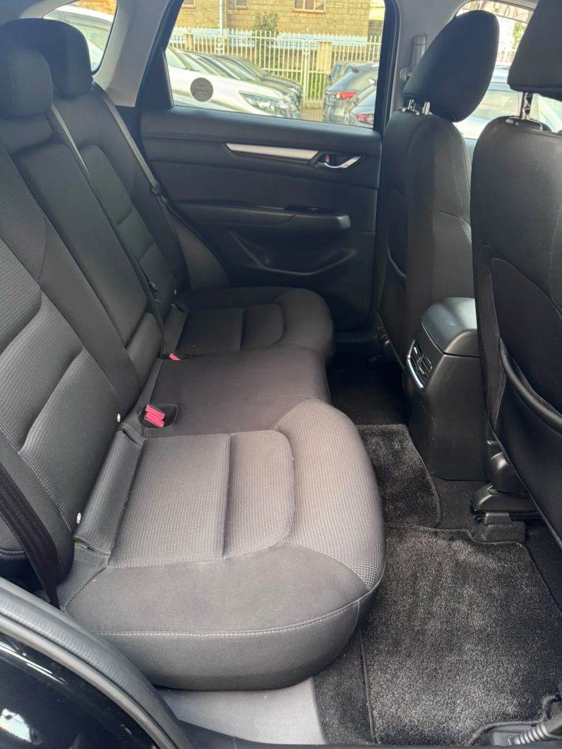 
								Mazda CX-5 full									