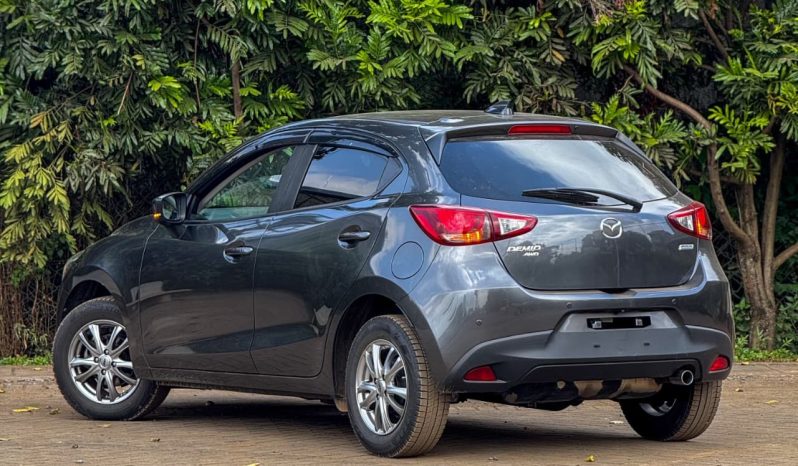 
								Mazda Demio full									