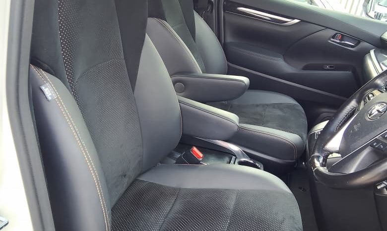 
								Toyota Alphard full									