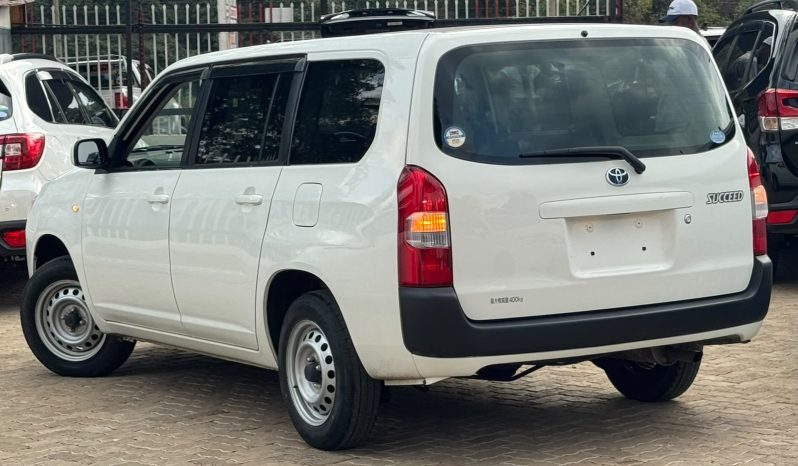 
								Toyota Succeed full									