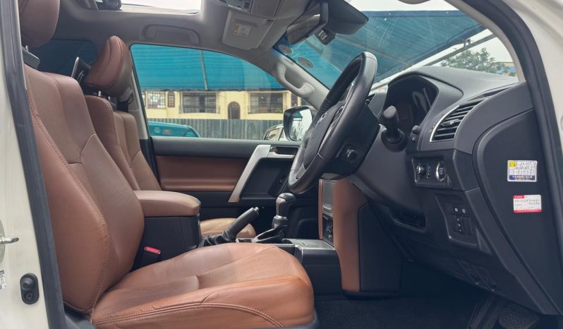 
								Toyota Land Cruiser Prado TXL full									